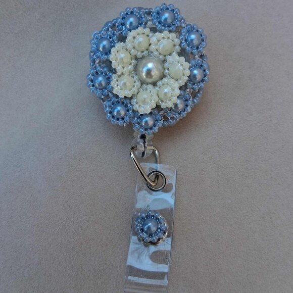 Unique Badge Reel - Picture 1 of 2